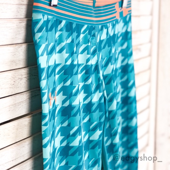 Under Armour | Heatgear Houndstooth Print Legging - Picture 2 of 6